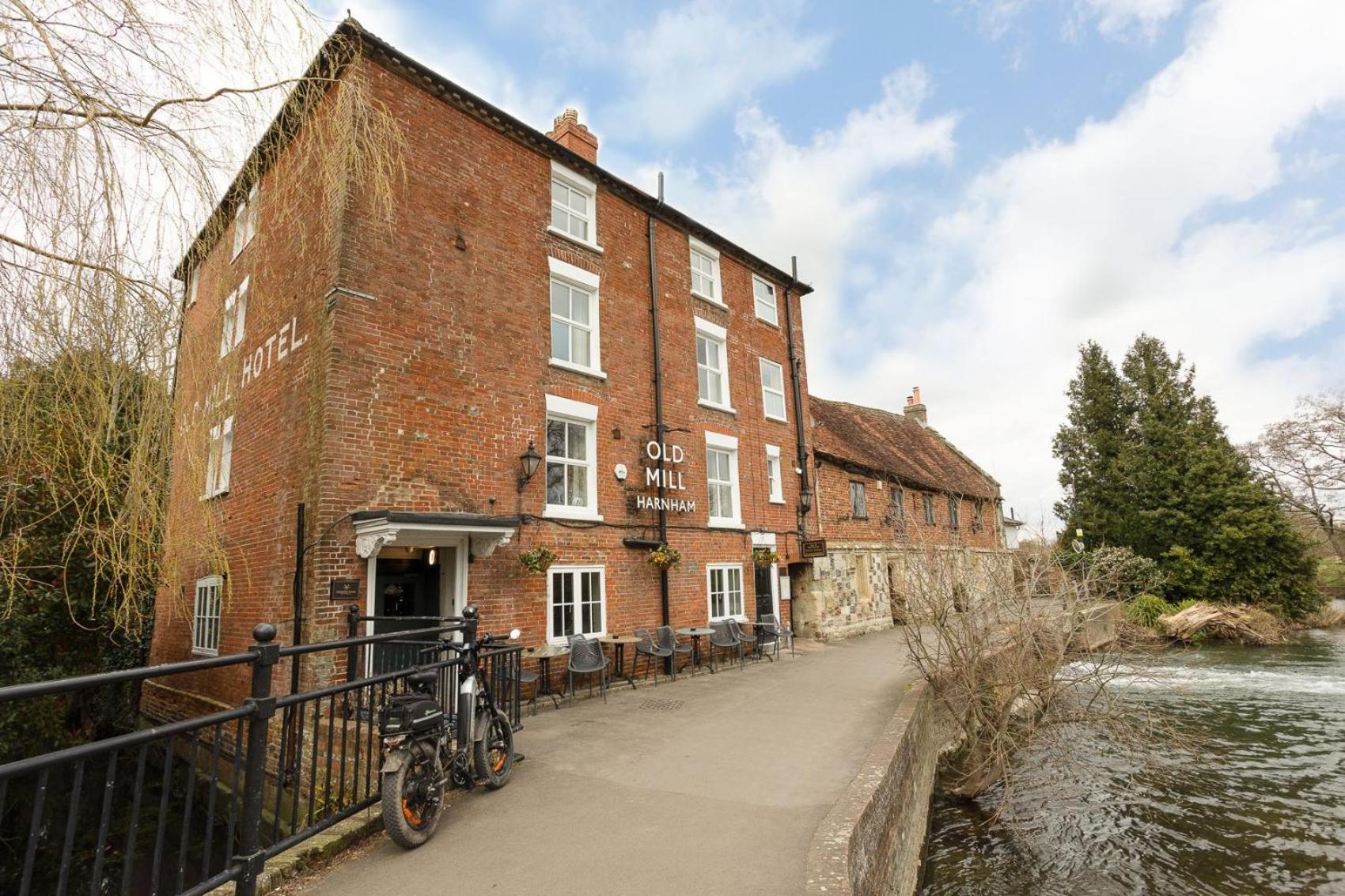 Old Mill Hotel Salisbury Esterno foto